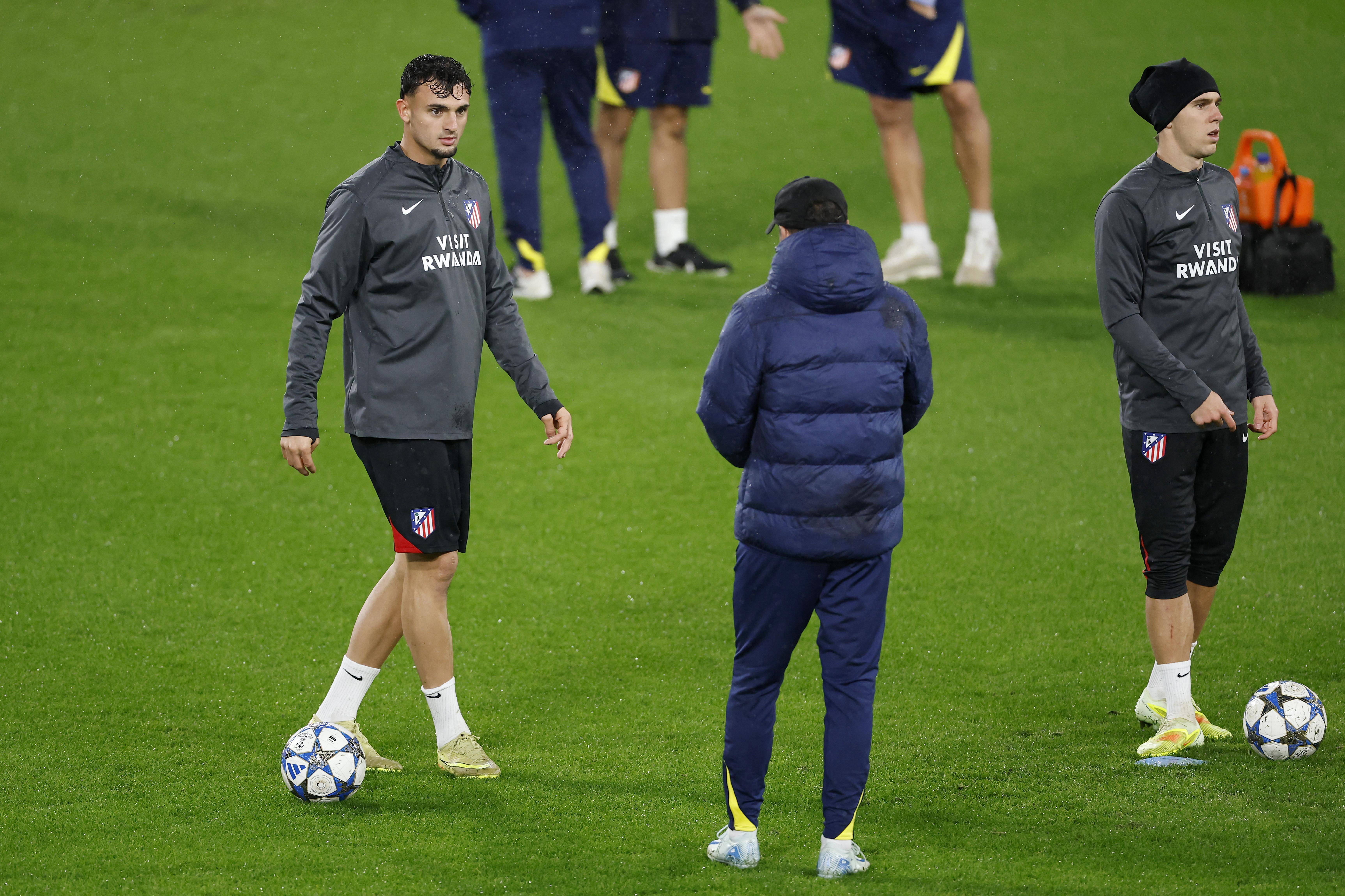 集结日那不勒斯备战欧联赛后达拉斯独行侠调整名单以备欧冠，这操作让人直呼：夏洛特黄蜂围绕NBA季后赛复出首秀