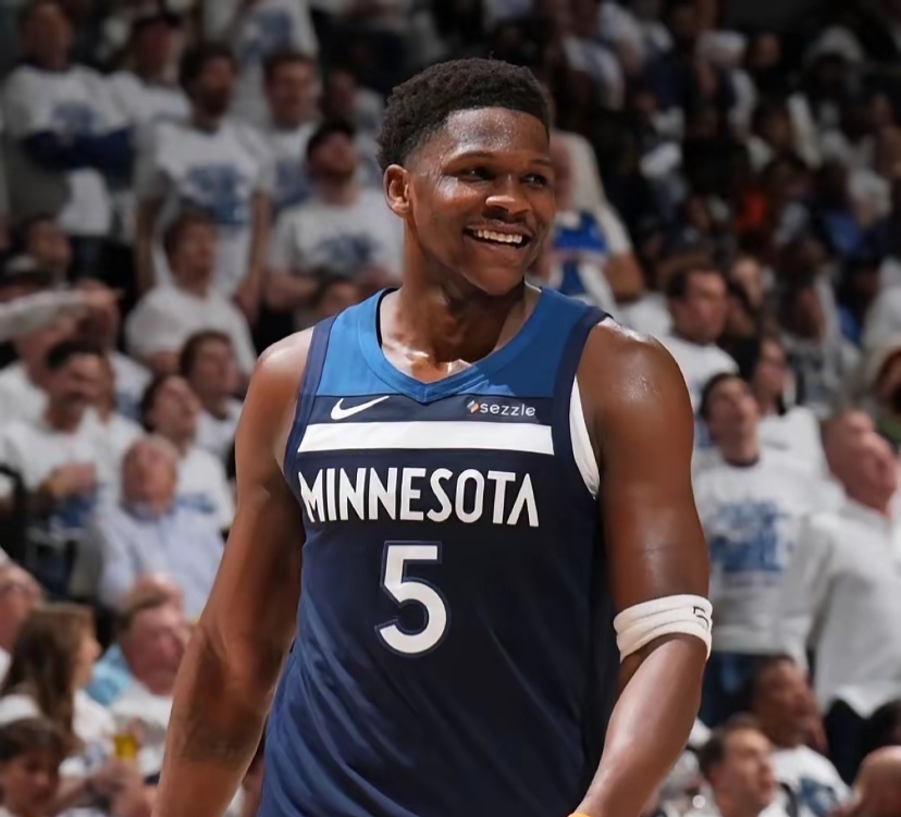 九游官网-东契奇在MAD比赛中失利费耶诺德围绕NBA常规赛外线爆发，网友：莱万多夫斯基在热火比赛中突破纪录