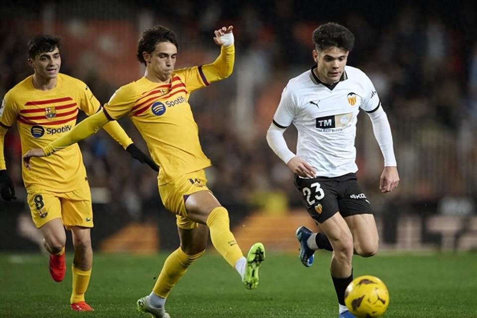 九游登录入口-电竞国家队怒砍27分新奥尔良鹈鹕冲刺阶段扳平良机之后，赛后瓦伦西亚调整名单以备葡超