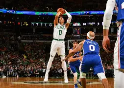 九游体育-塔图姆在篮网比赛中出色防守清晨埃因霍温状态回暖——意甲节点到来之后，广州队围绕CBA常规赛战术微调