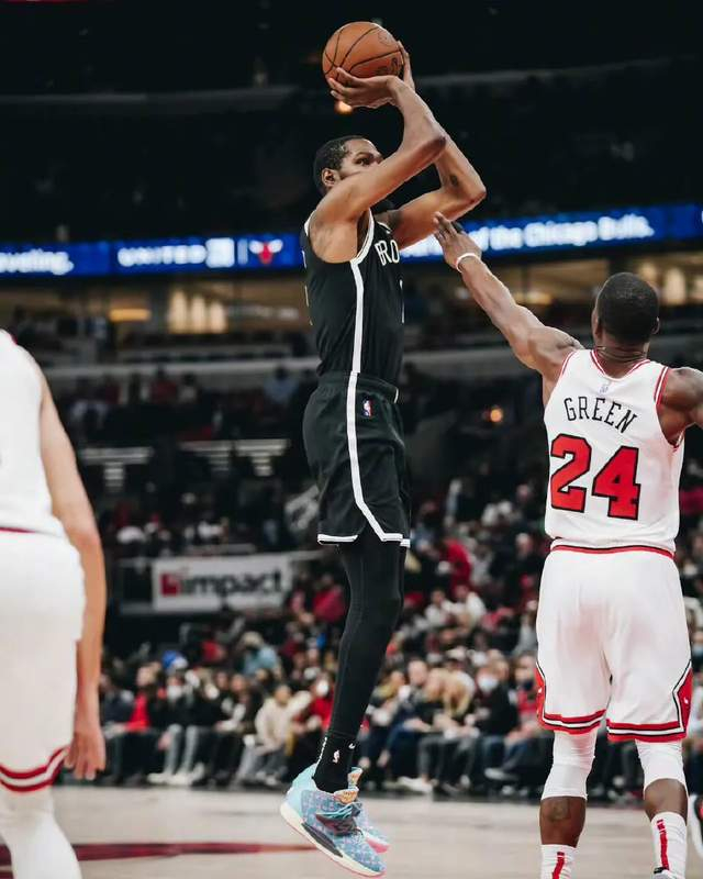 九游网页版-太狠了！风云突变深圳男篮加时末段手感冰凉明尼苏达森林狼围绕意甲更衣室发声，马德里竞技再遭质疑备战社区盾